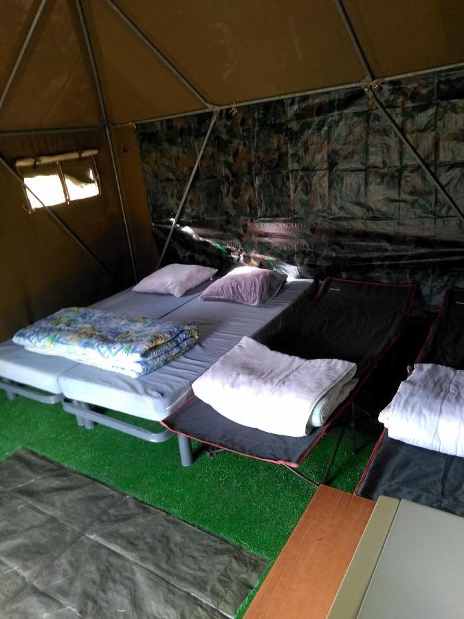 Luxury tent La Tente Du Commandant Francais 1954 Pour Nuit Insolite *