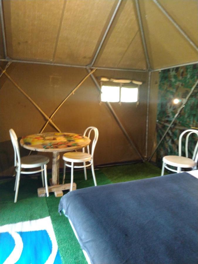 Luxury tent La Tente Du Commandant Francais 1954 Pour Nuit Insolite *